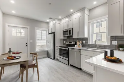 11 Mclellen St #4