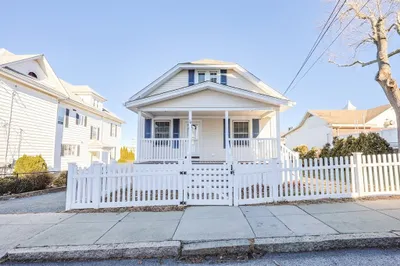 70 Chesworth St