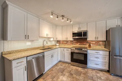 169 Norton Ave #4