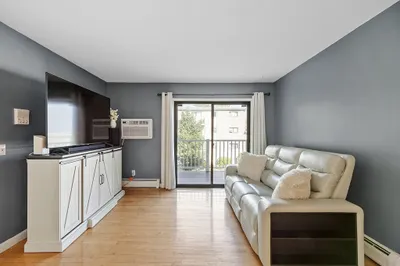 37 Hosmer St #20