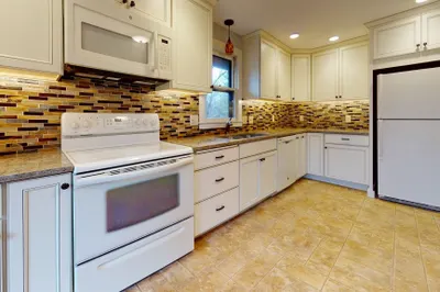 414 Bay Rd 1