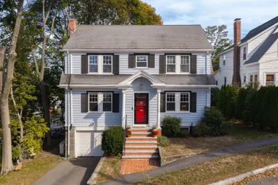 256 Pine Street 1