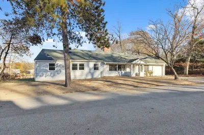 1 Oak Ln