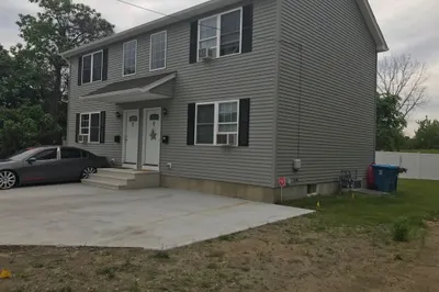 31 Railroad St