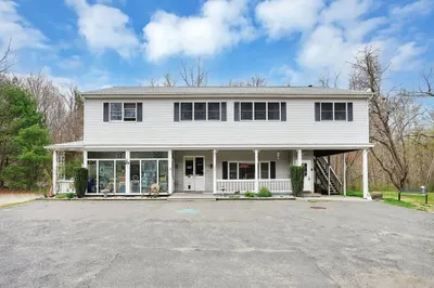 1327-1329 East St 1