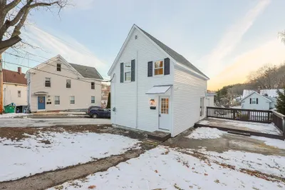 143 Grove St 1