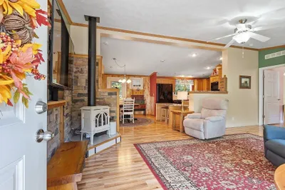 62 Peggi Lane 1