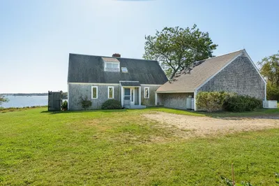 590 River Rd 1