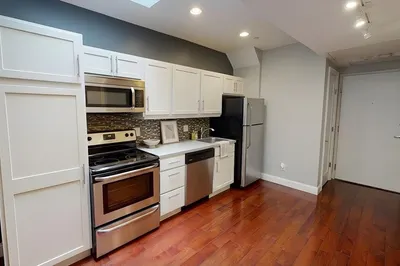 9 Anderson St #5 F
