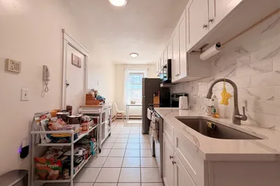 8 Ransom Rd #8 1