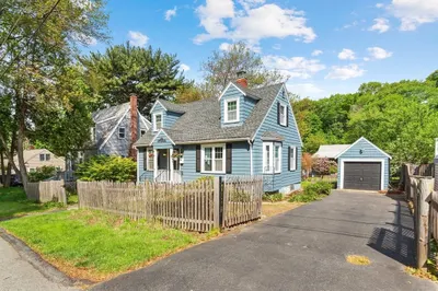 86 Menlo Ave 1