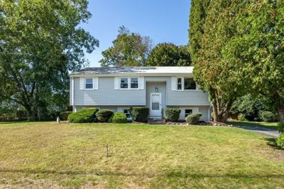 75 Amark Rd 1