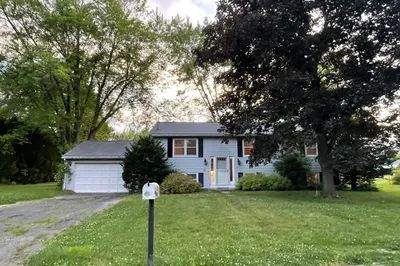 15 Carriage Ln 1