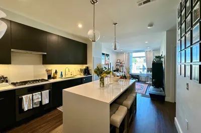 99 Sumner St #U305