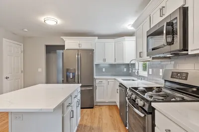 87 Roosevelt Street 1