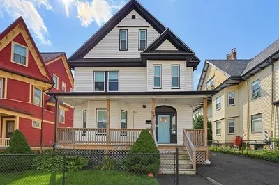 54 Bloomfield St #1 1