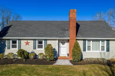 199 Quaker Ln