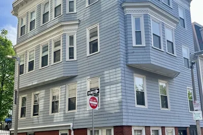 6-8 Bartlett St #2