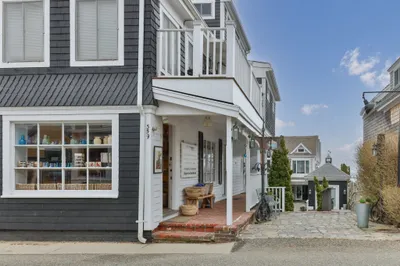 359 Commercial Street #Unit A 1