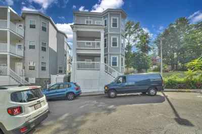 53 Woodford St 1