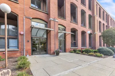96 Old Colony Ave #105