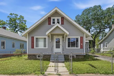 136 Maynard St