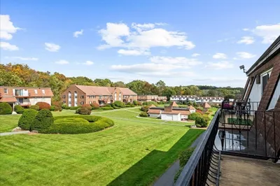 26 Williamsburg Ct #22 1