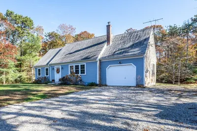 686 Phinneys Lane