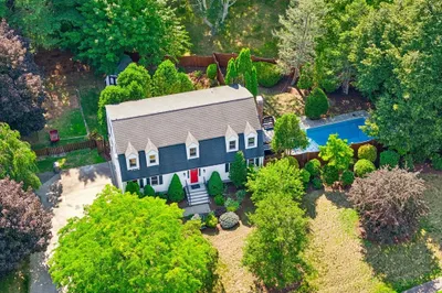 11 Crownridge Road 1