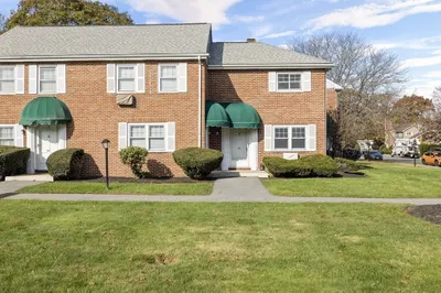 40 Emerson Gardens Road #40 1