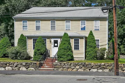 238 Neponset St #1