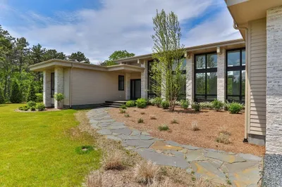 12 Andrew Way