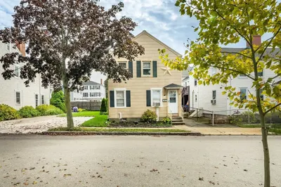 17 Middle St 1