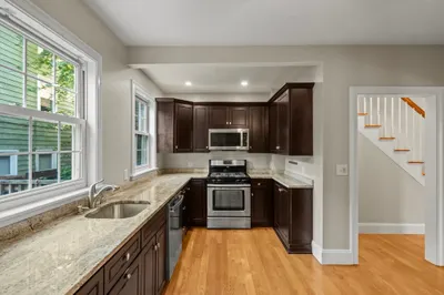 519 E 5th Street 1