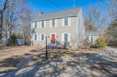 4 Ralyn Rd