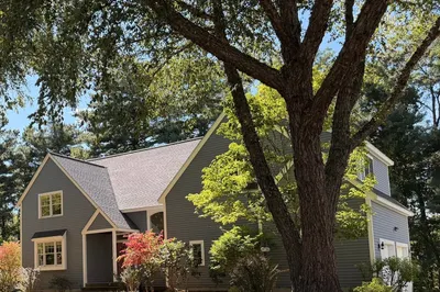 136 Davis Road 1
