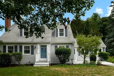 70 Sherwood Hill Dr 1