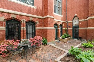 2 Clarendon St #102