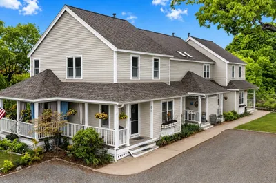 25 MeDway Street #D