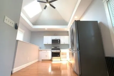 323 Bainbridge St #2 1