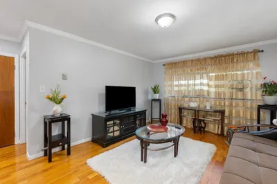624 Hyde Park Ave #D3 1