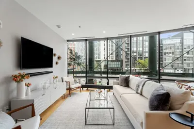 9 W Broadway #321