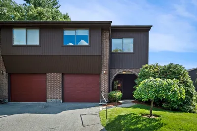 49 Hawthorne Circle #49