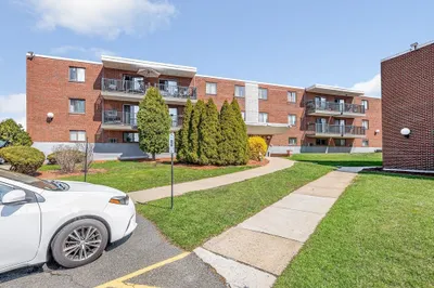 300 Governors Dr #21