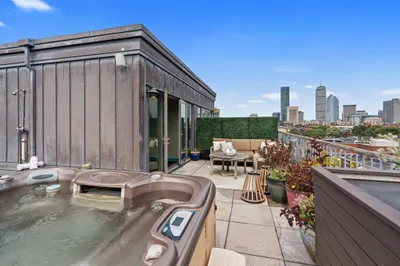 1721-1723 Washington St #610 1