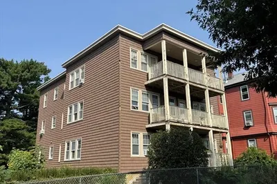 21 Woodman St #3 1