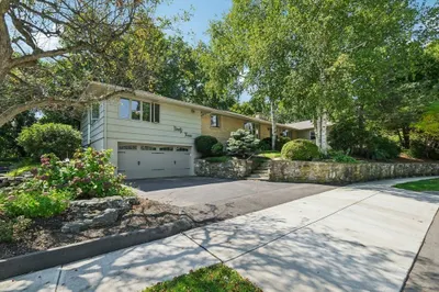 93 Newton Ave North 1