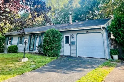 64 Denham Ave