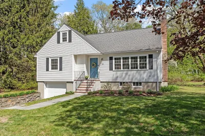145 Minuteman Drive 1