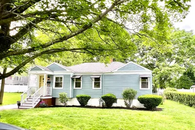 3 Rosewood Dr